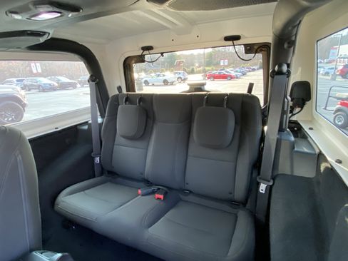 Used 2018 Jeep Wrangler Sport image 12