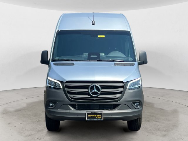 Used 2025 Mercedes-Benz Sprinter 2500 image 2