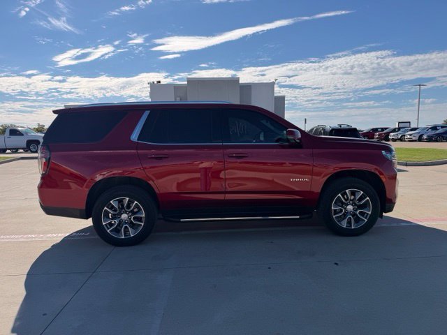 Used 2024 Chevrolet Tahoe LT w/ Luxury Package RWD image 2