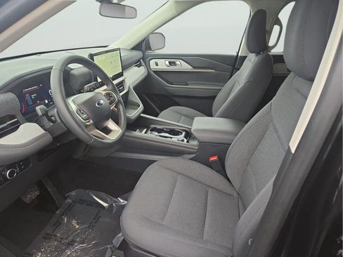 Used 2025 Ford Explorer Active image 9