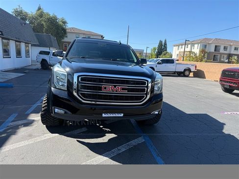 Used 2018 GMC Yukon XL SLT AWD/4WD image 2