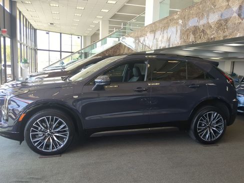 Certified 2024 Cadillac XT4 Sport image 5