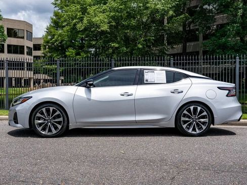 Used 2023 Nissan Maxima Platinum w/ Sport Mat Group FWD image 9