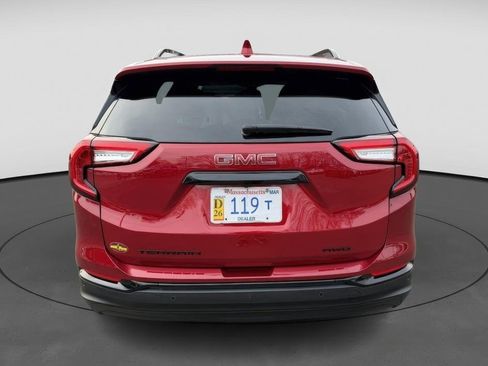 Used 2023 GMC Terrain SLE w/ Driver Convenience Package image 5