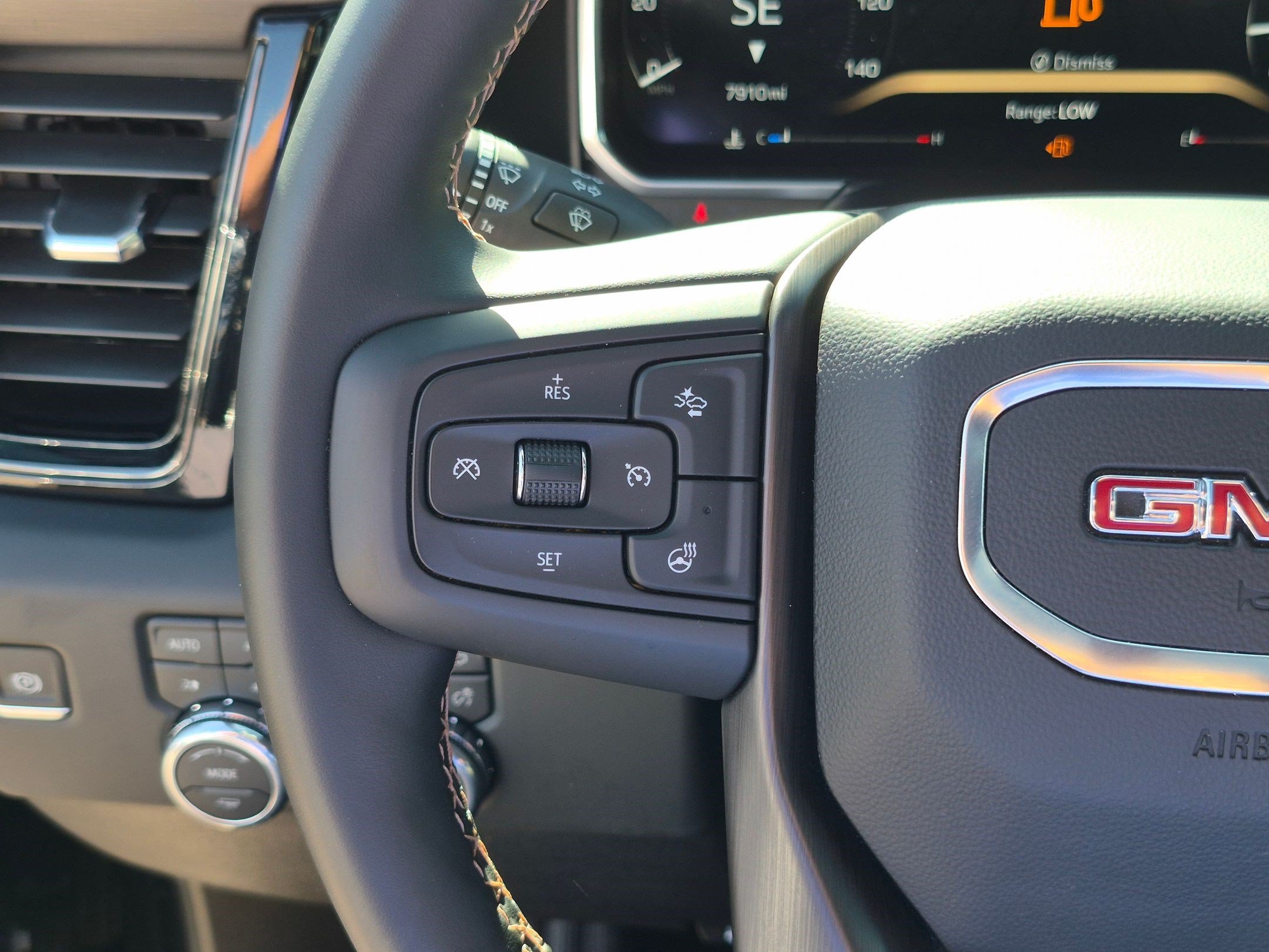 Used 2026 GMC Sierra 2500 AT4 AWD/4WD image 18