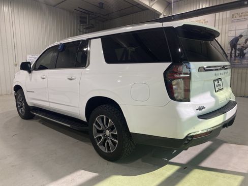 Used 2021 Chevrolet Suburban LT w/ LT Signature Package AWD/4WD image 5