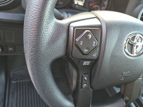 Used 2022 Toyota Tacoma SR image 21
