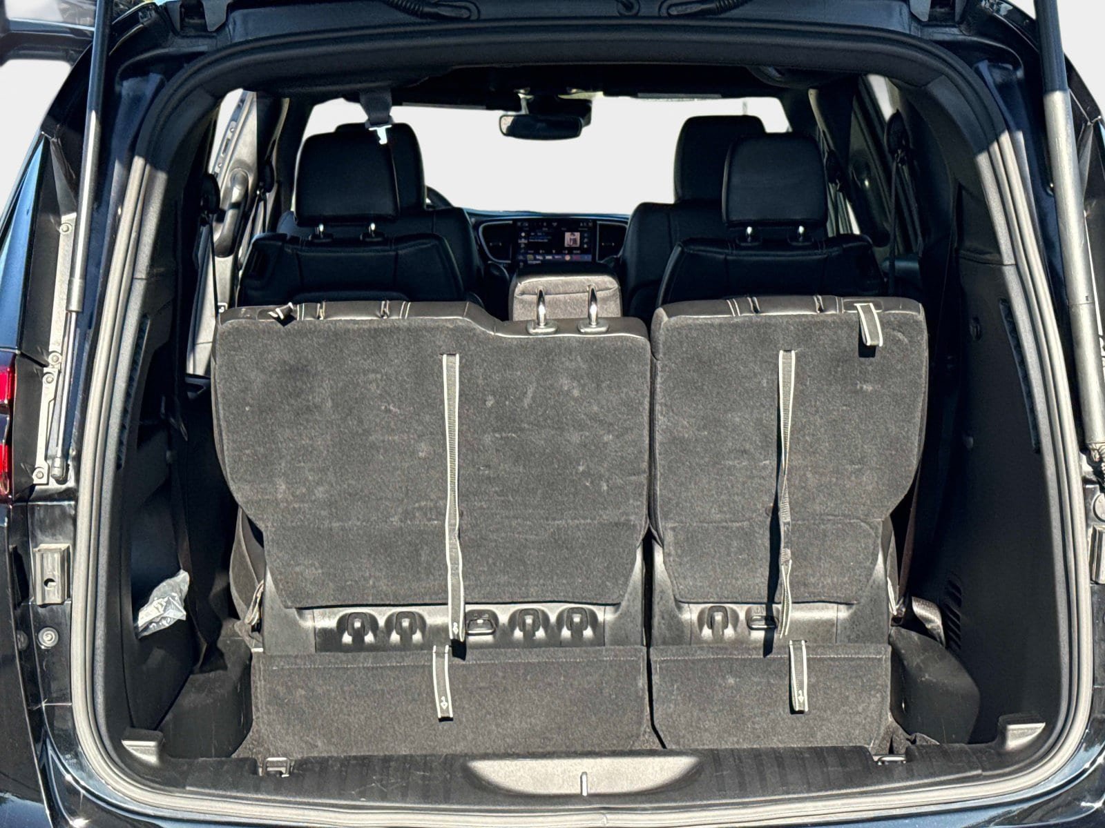 Used 2025 Chrysler Pacifica Select FWD image 12