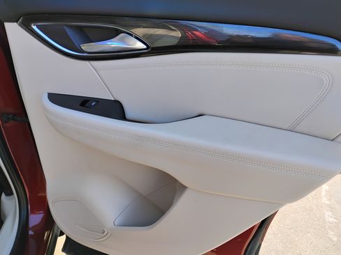 Used 2023 Buick Envision Essence image 21