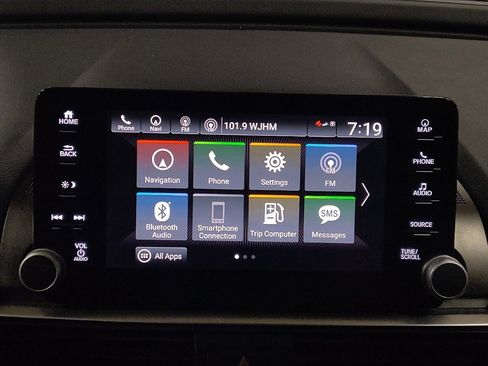 Used 2018 Honda Accord Touring image 25