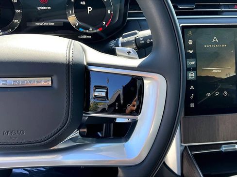 Used 2025 Land Rover Range Rover SE image 24