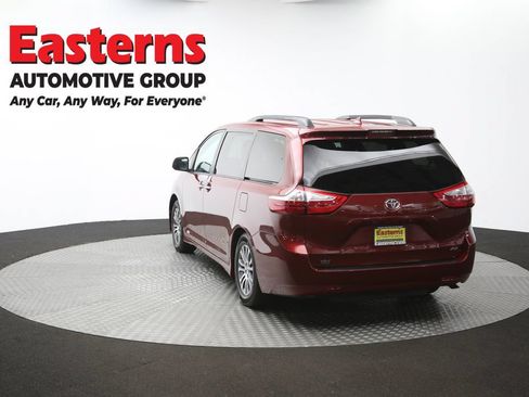 Used 2019 Toyota Sienna XLE FWD image 68