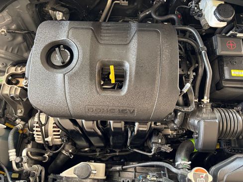Used 2025 Kia Soul LX w/ LX Technology Package FWD image 29