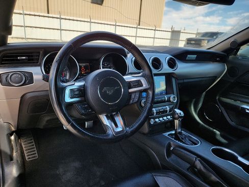 Used 2022 Ford Mustang Premium image 9