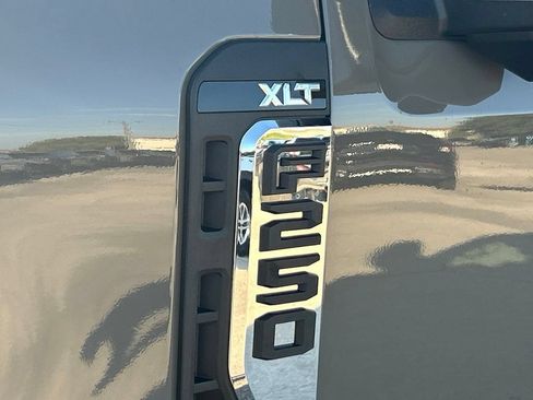 New 2026 Ford F250 XLT w/ XLT Premium Package AWD/4WD image 17
