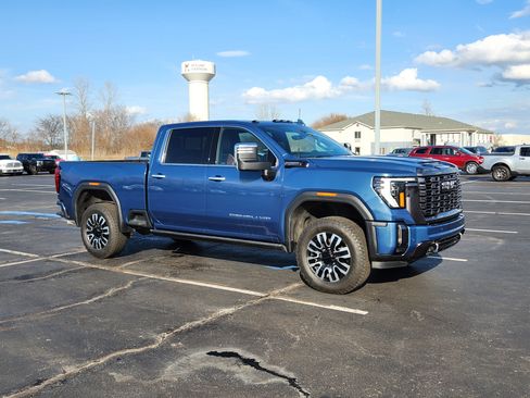 Used 2024 GMC Sierra 2500 Denali Ultimate image 9