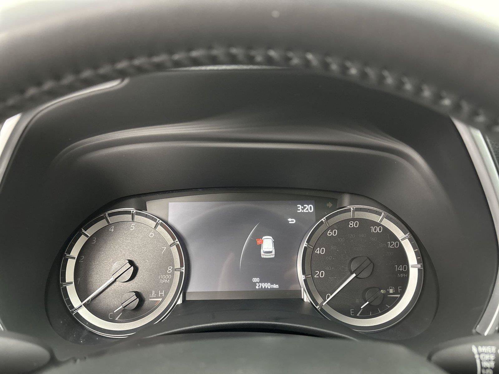 Used 2024 Toyota Highlander XLE AWD/4WD image 28