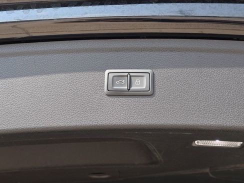 Used 2022 Audi Q5 2.0T Premium w/ Convenience Package image 24