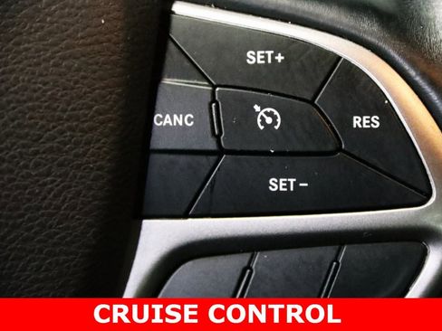 Used 2019 Jeep Grand Cherokee Altitude image 20