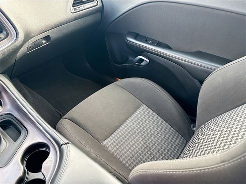 Used 2022 Dodge Challenger GT image 21