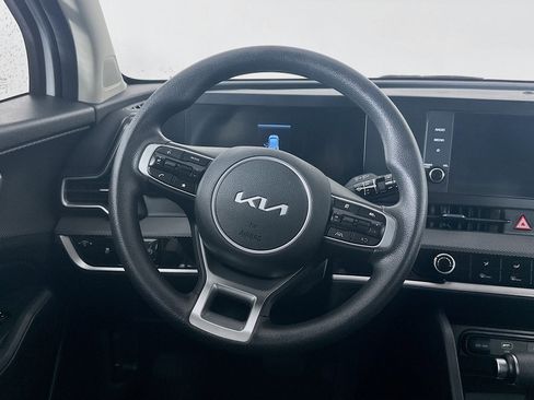 Used 2025 Kia Sportage LX FWD image 17