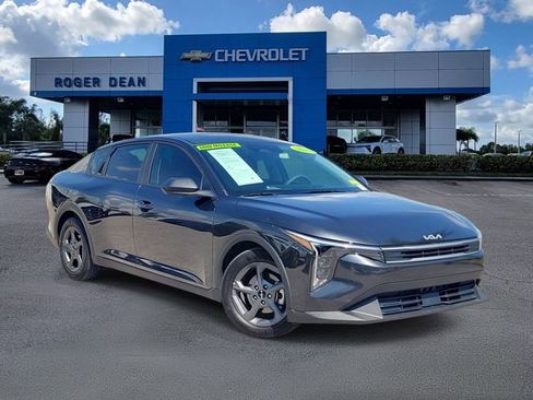 Used 2025 Kia K4 FWD image 1