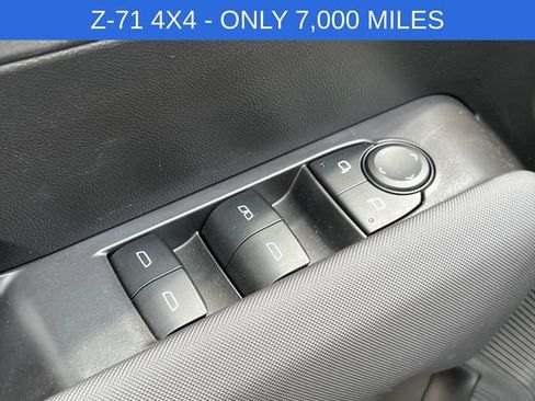 Used 2026 Chevrolet Colorado Z71 w/ Technology Package AWD/4WD image 14