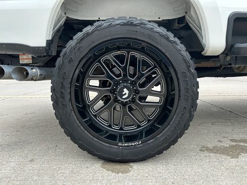 Used 2023 Ford F250 Lariat w/ Lariat Ultimate Package AWD/4WD image 17