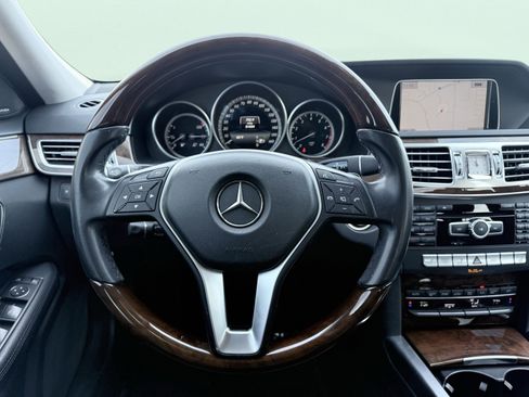 Used 2014 Mercedes-Benz E 350 Sedan image 37