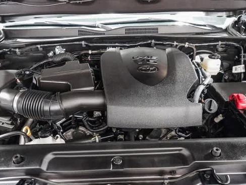 Certified 2023 Toyota Tacoma TRD Off-Road image 27