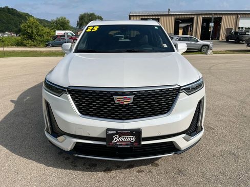Used 2023 Cadillac XT6 Premium Luxury w/ Technology Package image 2