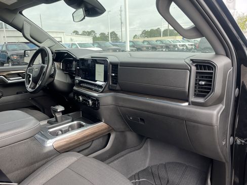 Used 2024 Chevrolet Silverado 1500 LT image 16