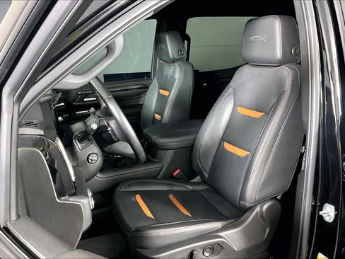 Used 2023 GMC Sierra 1500 AT4 w/ AT4 Premium Package AWD/4WD image 8