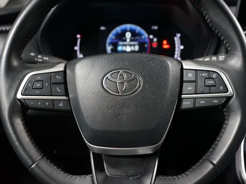 Used 2024 Toyota Grand Highlander XLE image 12
