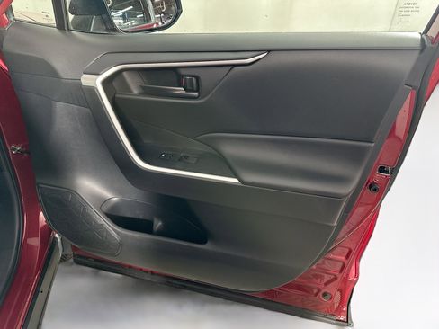 Used 2024 Toyota RAV4 LE image 31