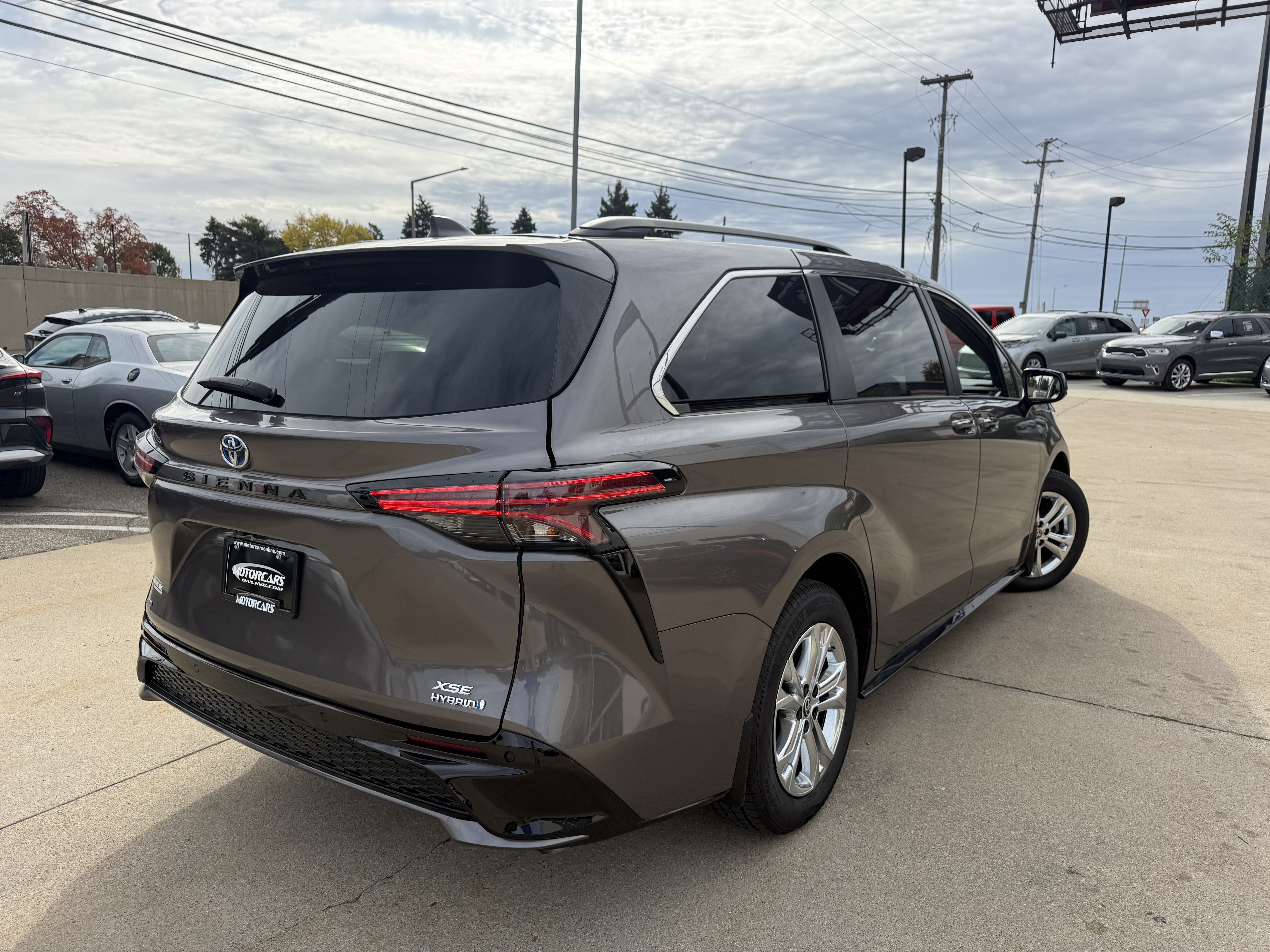 Used 2022 Toyota Sienna XSE AWD/4WD image 6