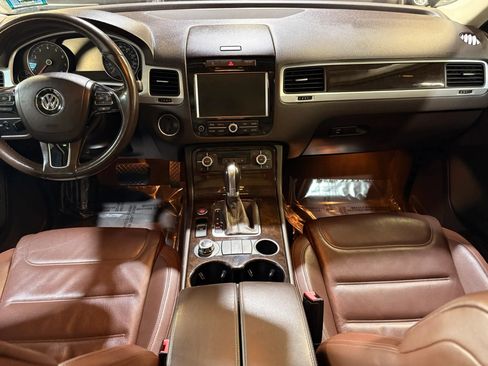 Used 2014 Volkswagen Touareg Executive AWD/4WD image 13