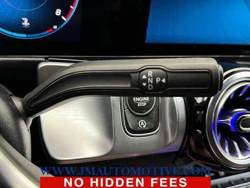 Used 2022 Mercedes-Benz GLB 250 4MATIC image 30