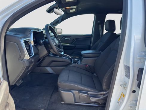 Used 2025 GMC Canyon Elevation image 25