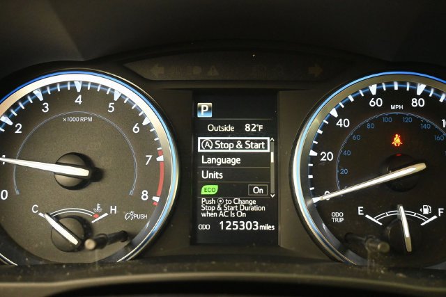 Used 2017 Toyota Highlander Limited AWD/4WD image 19