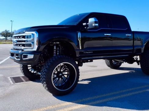 Used 2024 Ford F250 Platinum w/ FX4 Off-Road Package AWD/4WD image 15