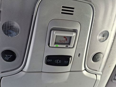 Used 2022 Toyota Prius L Eco image 25