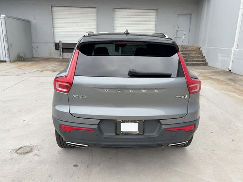 Used 2019 Volvo XC40 T5 R-Design image 10