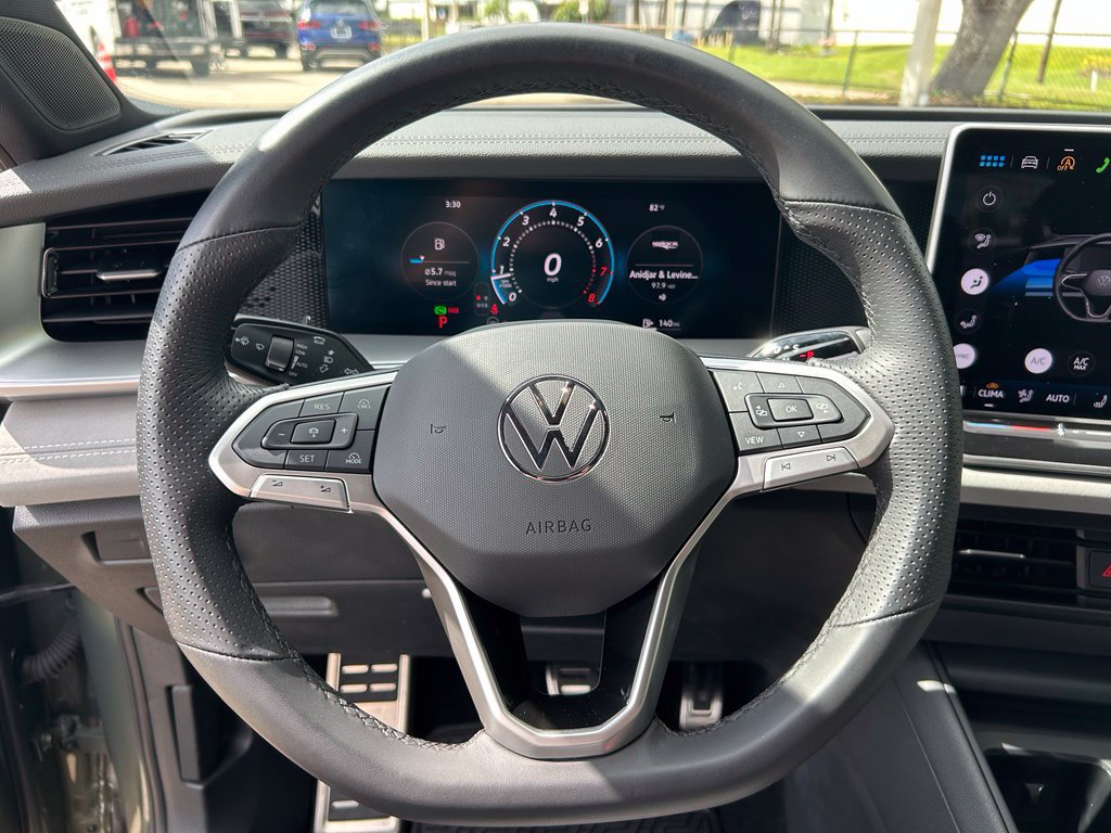Used 2026 Volkswagen Tiguan SE R-Line FWD image 19