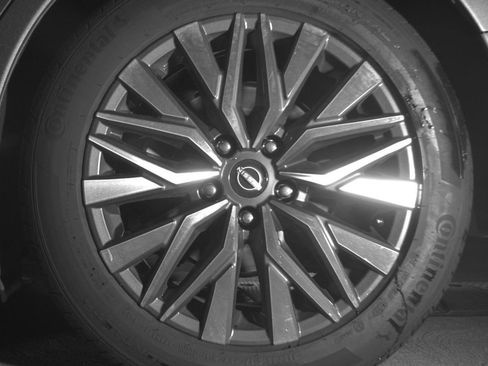 Used 2025 Nissan Altima 2.5 SV FWD image 14