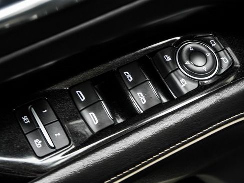 Used 2019 Cadillac Escalade Luxury image 54