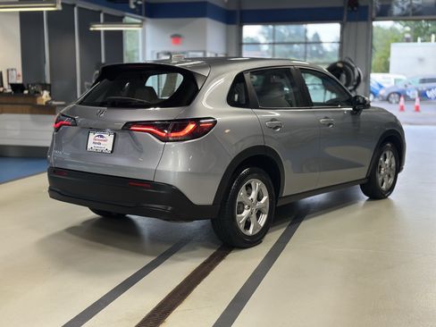 Used 2025 Honda HR-V LX image 5