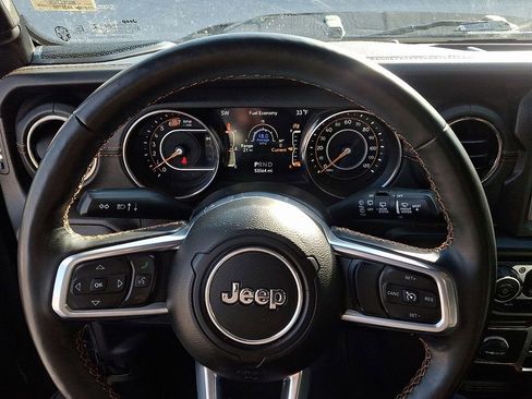 Used 2021 Jeep Wrangler Unlimited Sahara AWD/4WD image 20