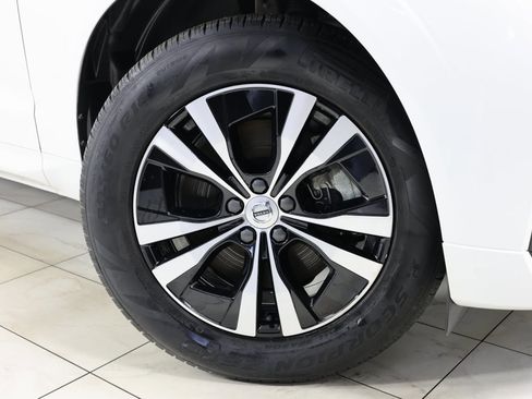 Used 2024 Volvo XC60 T8 Core image 15