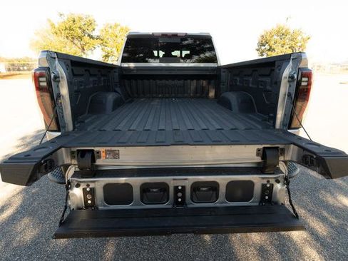 Used 2026 GMC Sierra 2500 AT4 image 13
